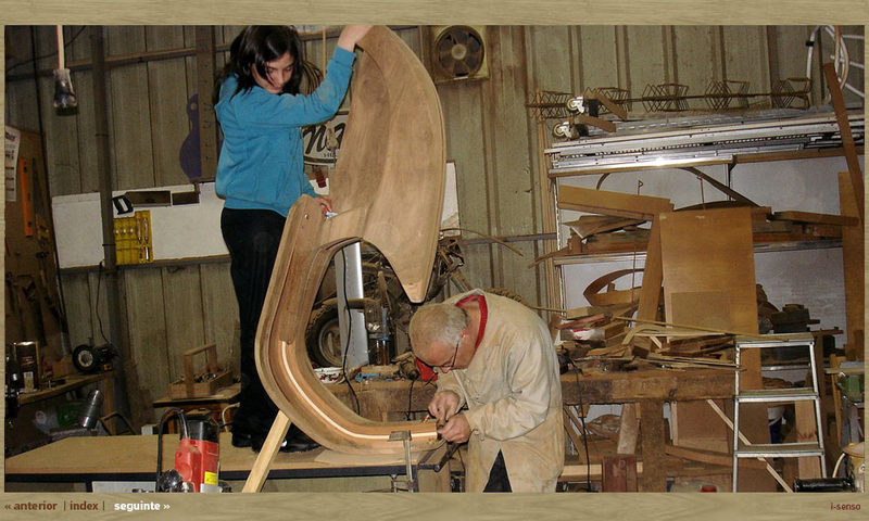 Illustration for article titled Beautiful Hand-Made Wooden Vespa